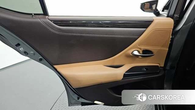 Lexus ES300h 7th generation id 4551656 из Кореи 17