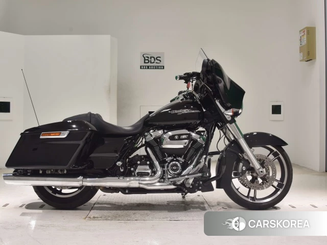 Проданный Harley-Davidson Street Glide FLHXS1750 2017 из Японии
