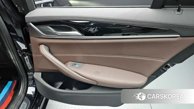 BMW 5 Series (G30) id 4556505 из Кореи 17