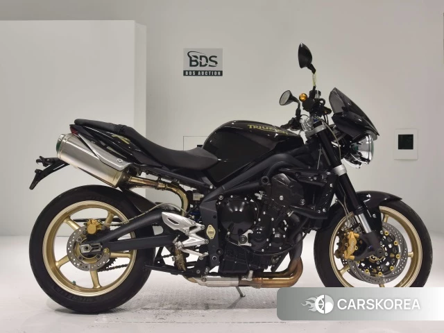 Проданный Triumph STREET TRIPLE R 2011 из Японии