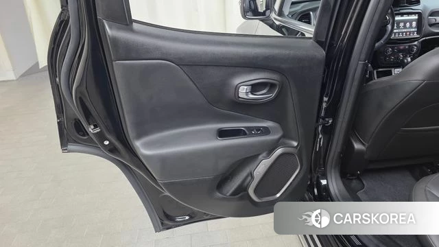 Jeep Renegade id 4698381 из Кореи 17