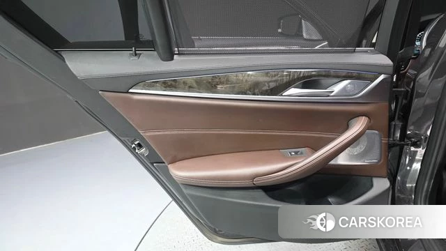 BMW 5 Series (G30) id 4658289 из Кореи 17