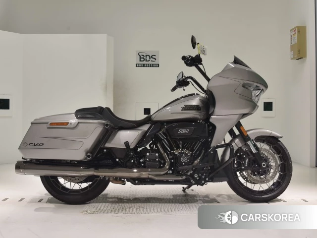 Проданный Harley-Davidson Road Glide FLTRXSE 1980 CVO 2023 из Японии