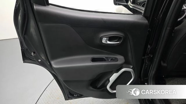 Jeep Renegade id 4581844 из Кореи 17