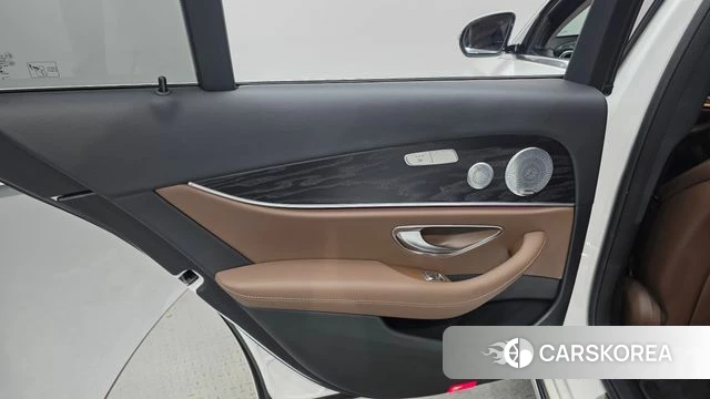 Mercedes-Benz E-Class W213 id 4483198 из Кореи 17