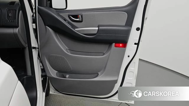 Hyundai The New Grand Starex id 4894745 из Кореи 17