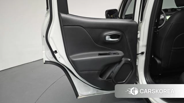 Jeep Renegade id 4665397 из Кореи 16