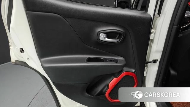 Jeep Renegade id 4325663 из Кореи 17