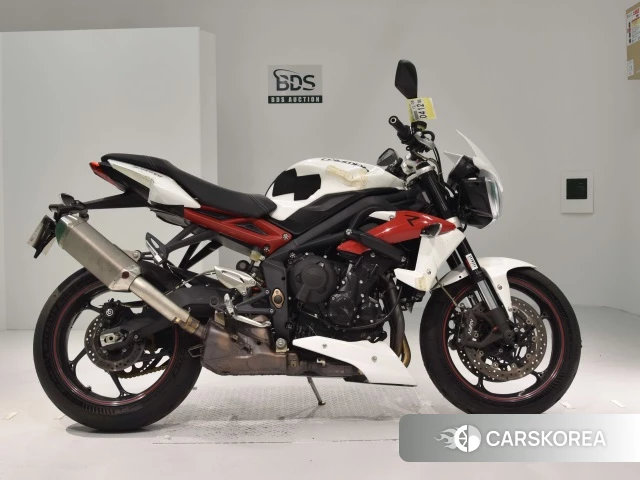 Проданный Triumph STREET TRIPLE R 2015 из Японии