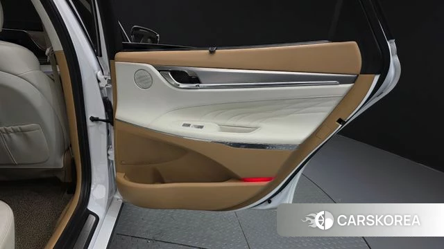 Hyundai The New Grandeur IG Hybrid id 4350910 из Кореи 17