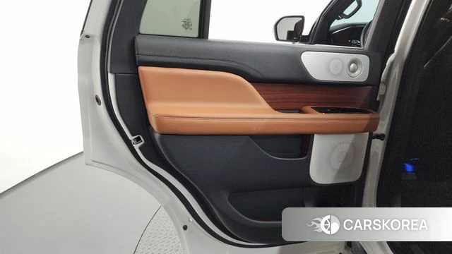 Lincoln Navigator 4th generation id 4344490 из Кореи 17