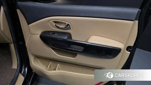Kia All New Carnival id 4459585 из Кореи 17