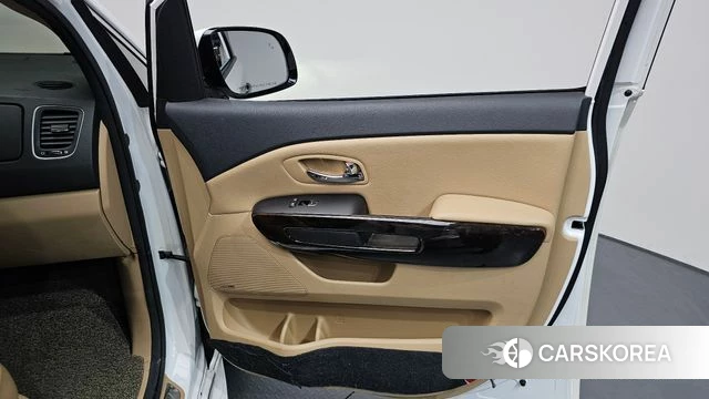 Kia The New Carnival id 4197041 из Кореи 17