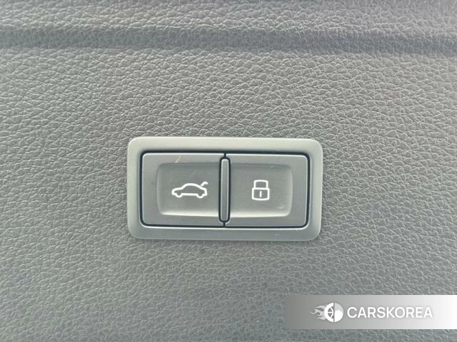 Audi Q5L id 4299879 из Китая 17
