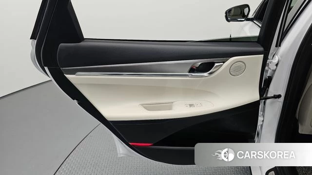 Hyundai The New Grandeur IG Hybrid id 4231568 из Кореи 17