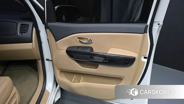 Kia All New Carnival id 4430618 из Кореи 17
