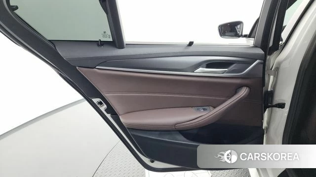 BMW 5 Series (G30) id 4443643 из Кореи 17