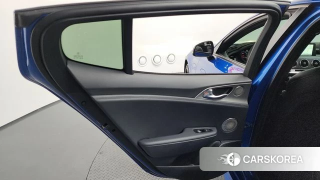 Kia Stinger id 4362935 из Кореи 17