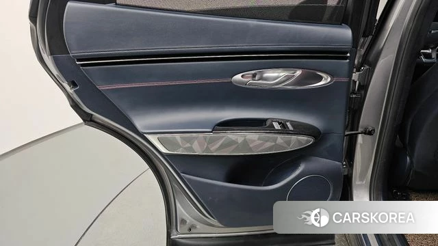 Genesis GV70 id 4501305 из Кореи 17