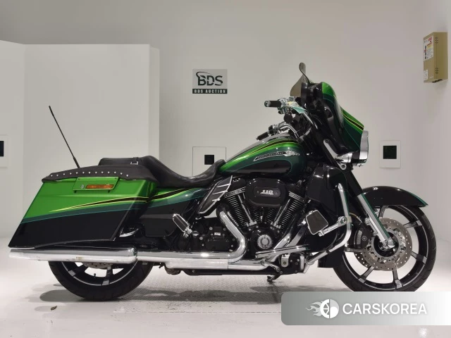 Проданный Harley-Davidson Street Glide FLHXSE1800 CVO 2011 из Японии
