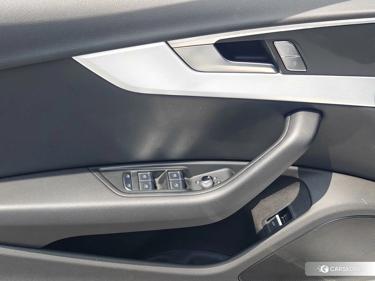 Audi A4L id 4455095 из Китая 17