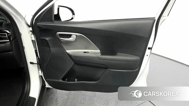 Kia Niro Plus id 4354778 из Кореи 17