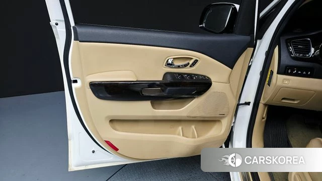 Kia The New Carnival id 4895532 из Кореи 17