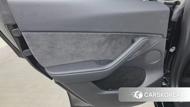 Tesla Model Y id 4506016 из Кореи 17