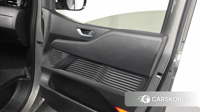 Hyundai Staria id 4308657 из Кореи 17