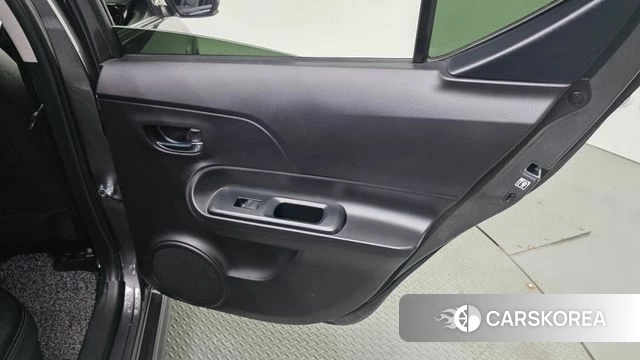 Toyota Prius C id 4402561 из Кореи 17