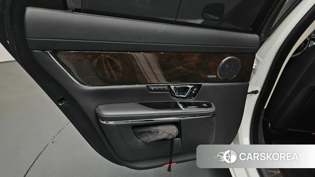 Jaguar All New XJ id 4325200 из Кореи 17