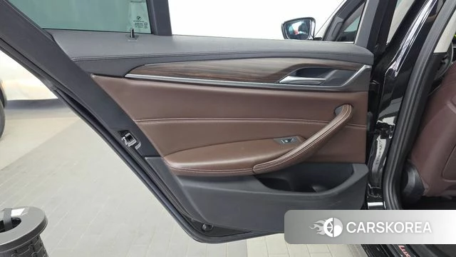 BMW 5 Series (G30) id 4536205 из Кореи 17
