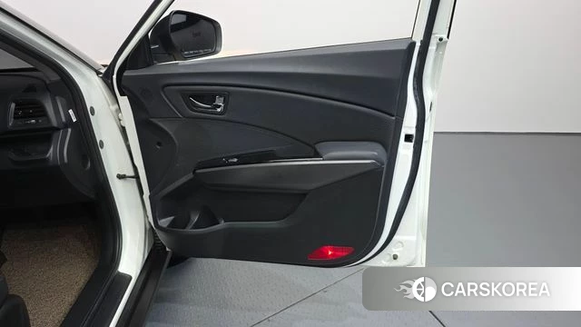 Ssangyong Tivoli Air id 4596105 из Кореи 17