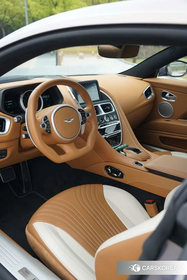 Aston Martin DB11 id 3969204 из Китая 17
