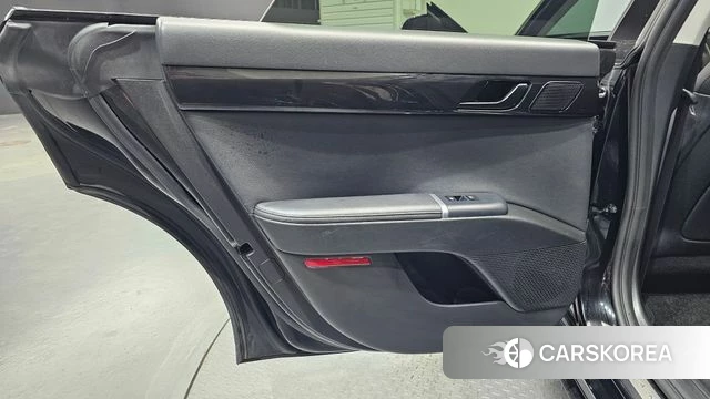 Hyundai Grandeur (GN7) id 4481017 из Кореи 17