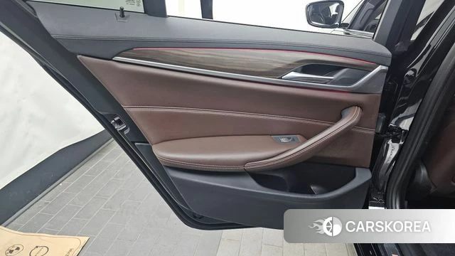 BMW 5 Series (G30) id 4285199 из Кореи 17