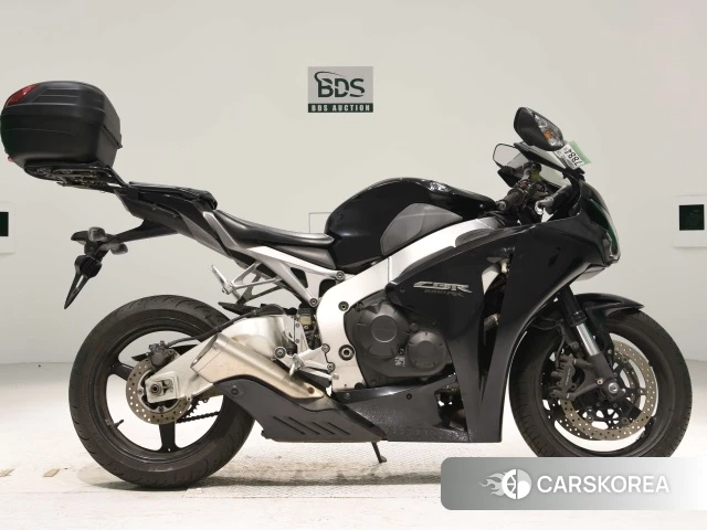 Проданный Honda CBR1000RR 2011 из Японии