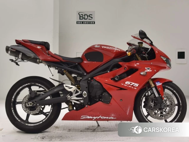 Проданный Triumph DAYTONA 675 2011 из Японии