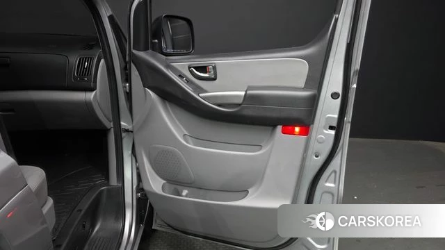 Hyundai The New Grand Starex id 4580938 из Кореи 17