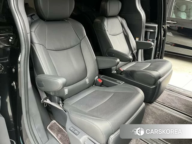 Toyota Saina id 4279038 из Китая 17