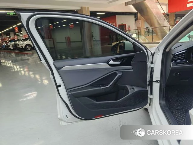 Volkswagen Sagitar id 4348695 из Китая 17