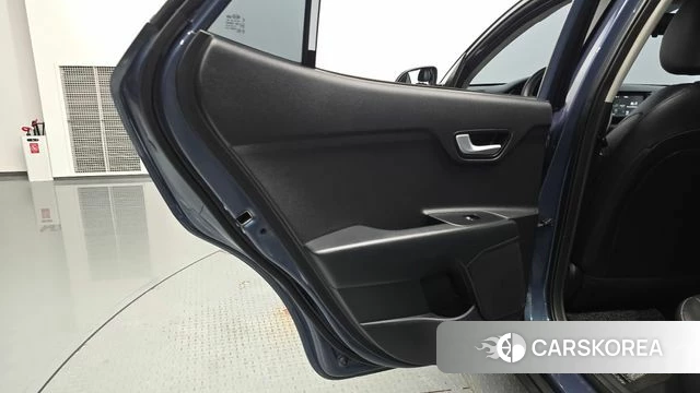 Kia Stonic id 4491185 из Кореи 17