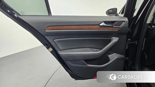 Volkswagen Passat GT (B8) id 4776347 из Кореи 17