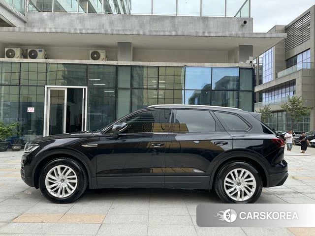 Volkswagen Touareg id 4262117 из Китая 17