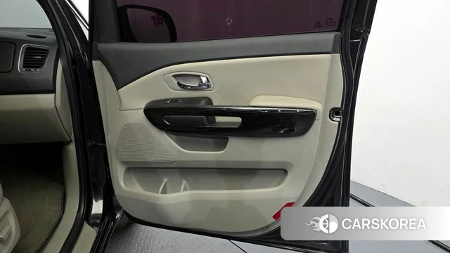 Kia The New Carnival id 4245494 из Кореи 17