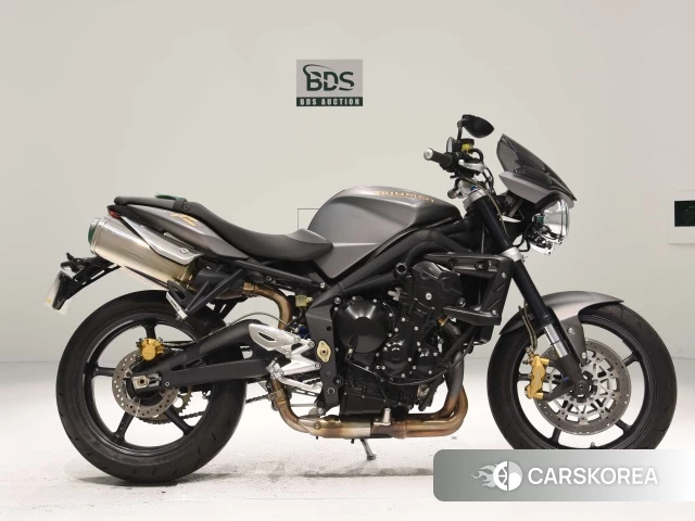 Проданный Triumph STREET TRIPLE R 2010 из Японии
