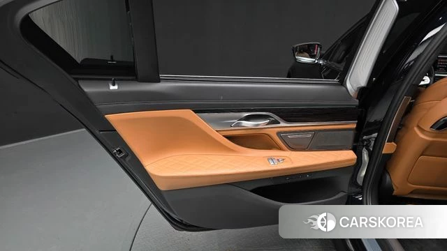 BMW 7 Series (G11) id 4283288 из Кореи 17