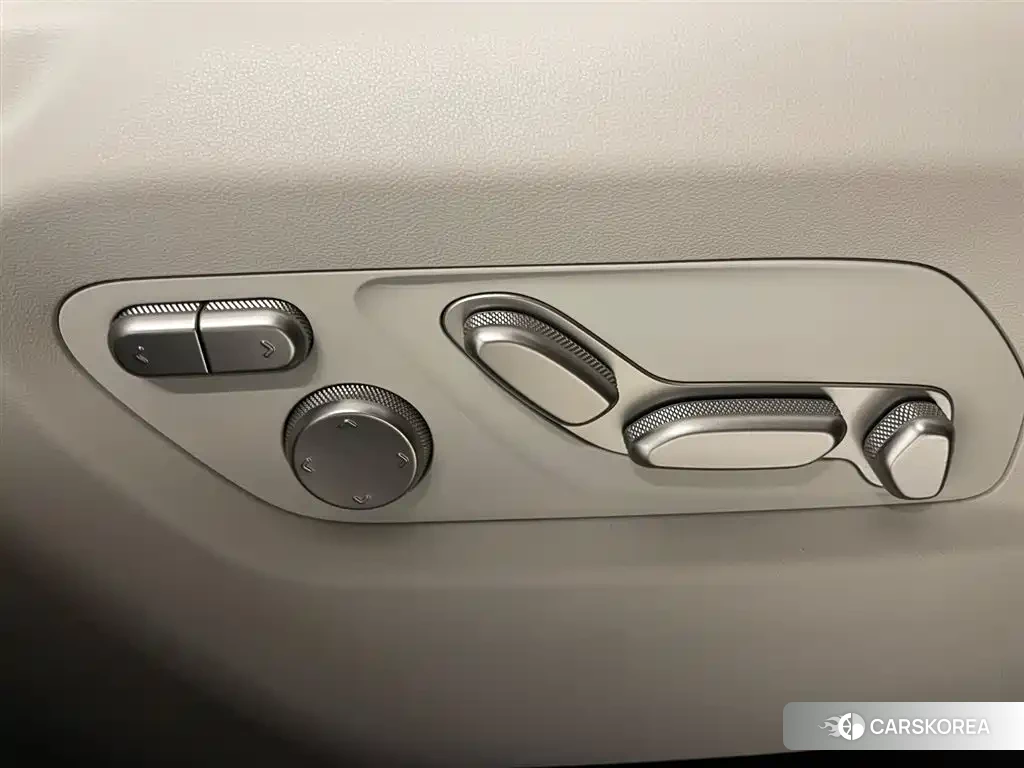 Xiaopeng GX id 4559817 из Китая 17