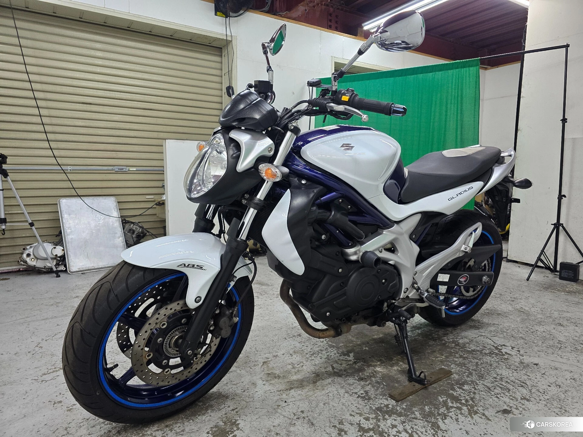 Suzuki GLADIUS 400 ABS id 4192832 из Японии 17