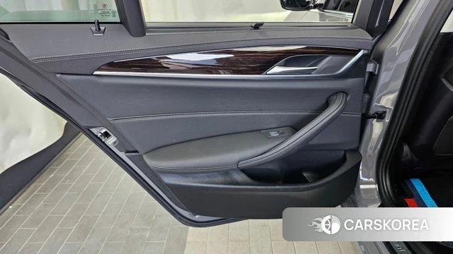 BMW 5 Series (G30) id 4444364 из Кореи 17